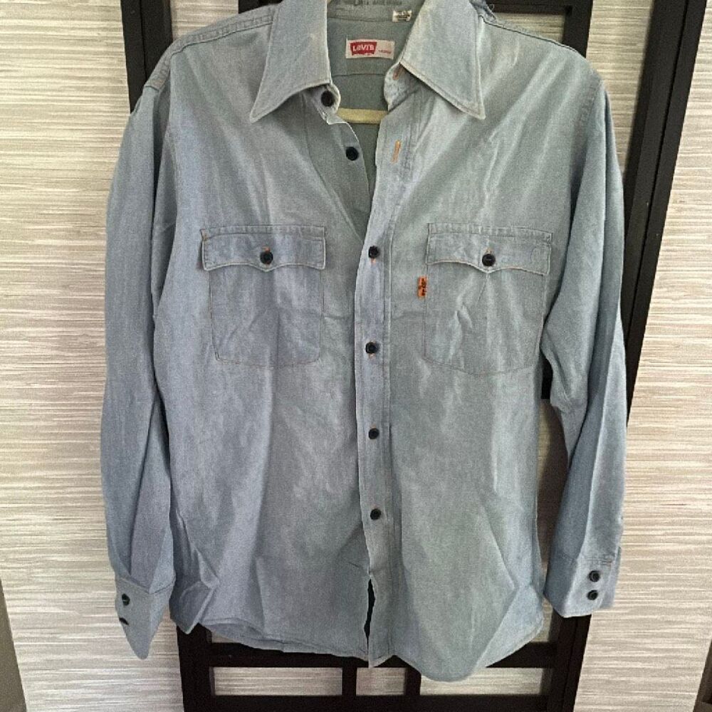 Levi's orange tab vintage lightweight chambray denim button-down shirt size medi